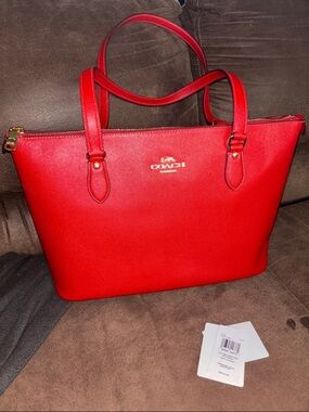 Coach leather gallery tote BOLD red 
New uncarried  zip top